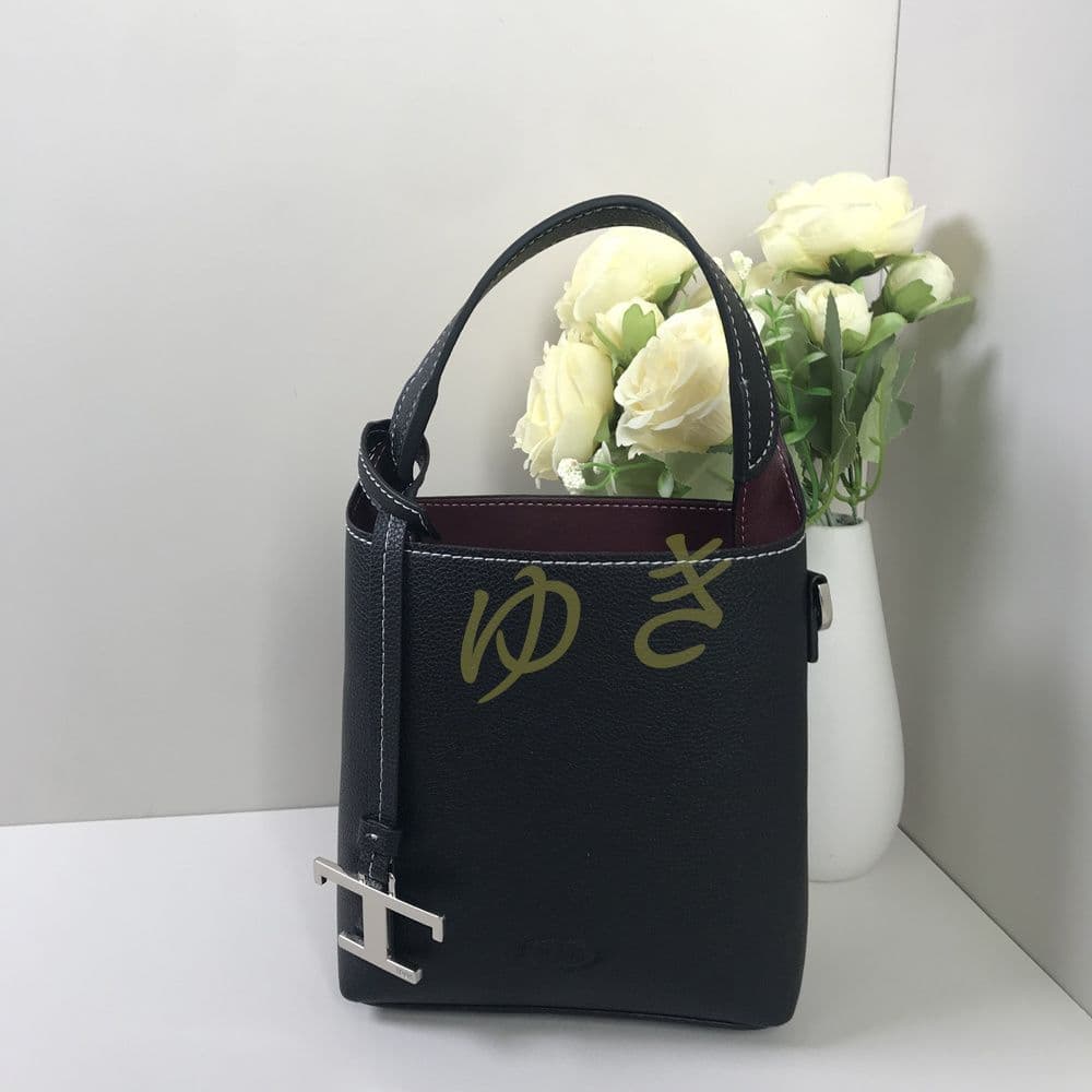 トッズ レザー バッグ マイクロ Tタイムレス ブラック