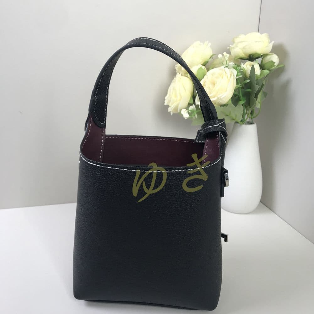 トッズ レザー バッグ マイクロ Tタイムレス ブラック