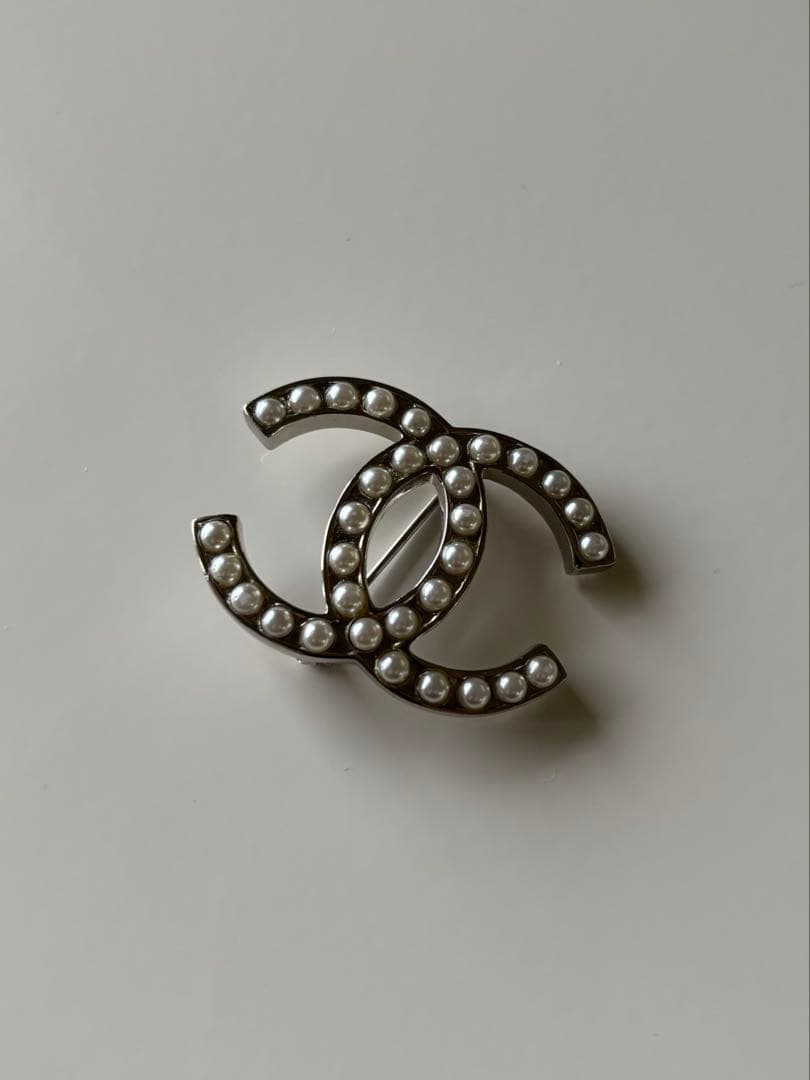 CHANEL CCロゴ ヴィンテージ ブローチ パール風 装飾付き