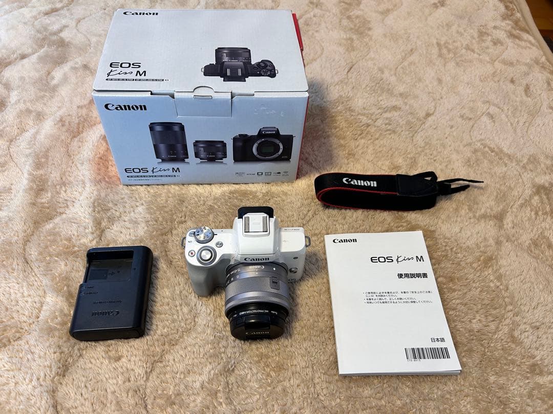 オ*ー様 ★Canon EOS Kiss M ミラーレスカメラ★