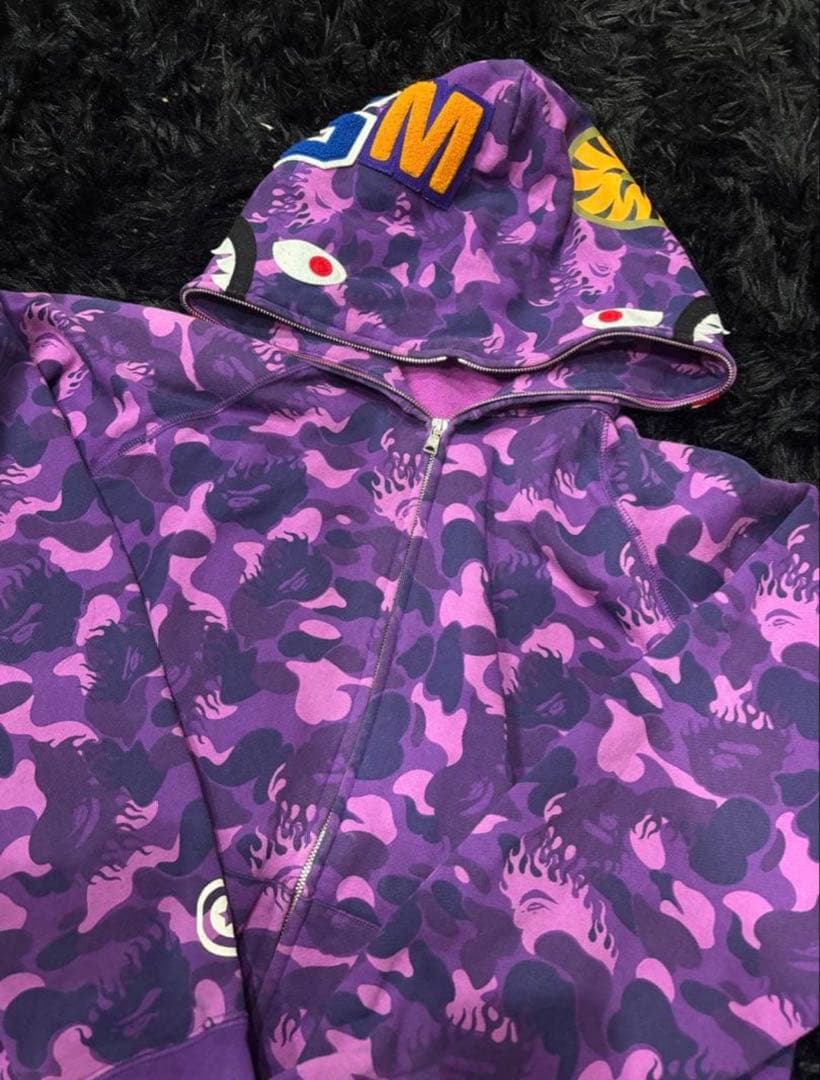 A BATHlNG APE シャークパーカー　ファイヤーカモ