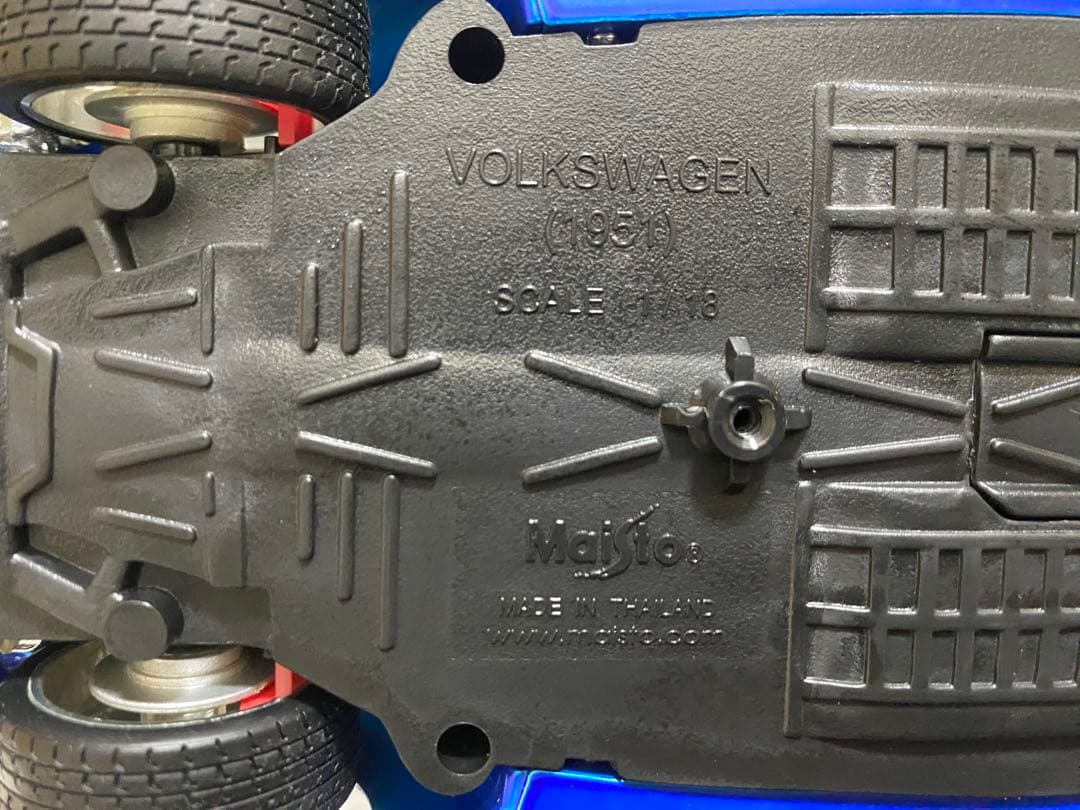 ミニカー Maisto VOLKSWAGEN(1951) 1/18