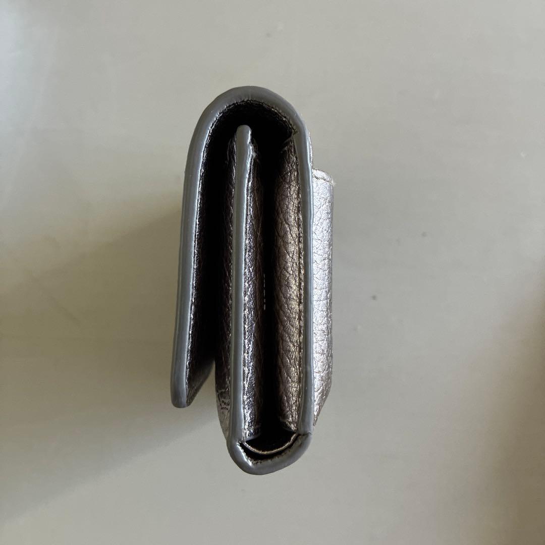 マルジェラメタリックグレー 三つ折り財布