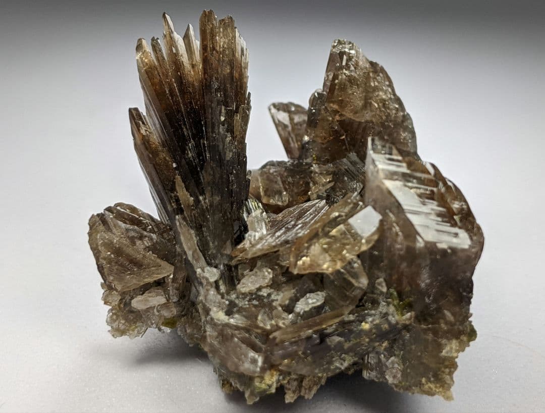 アキシナイト ペルー産 鉱物標本