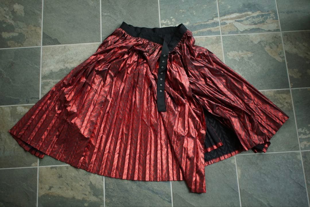 noir kei ninomiya コムデギャルソン プリーツ スカート 赤