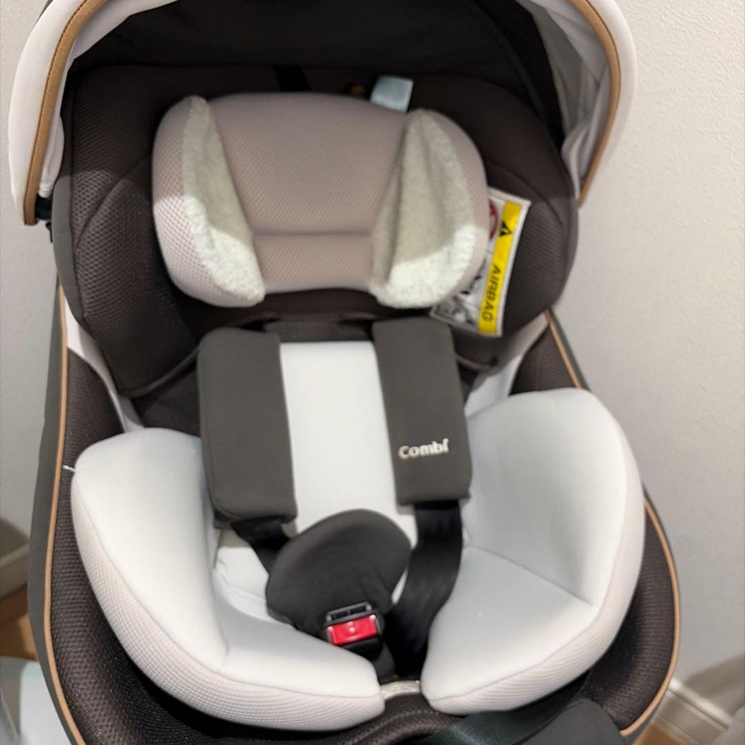コンビ　チャイルドシート　エッグショック　ISOFIX
