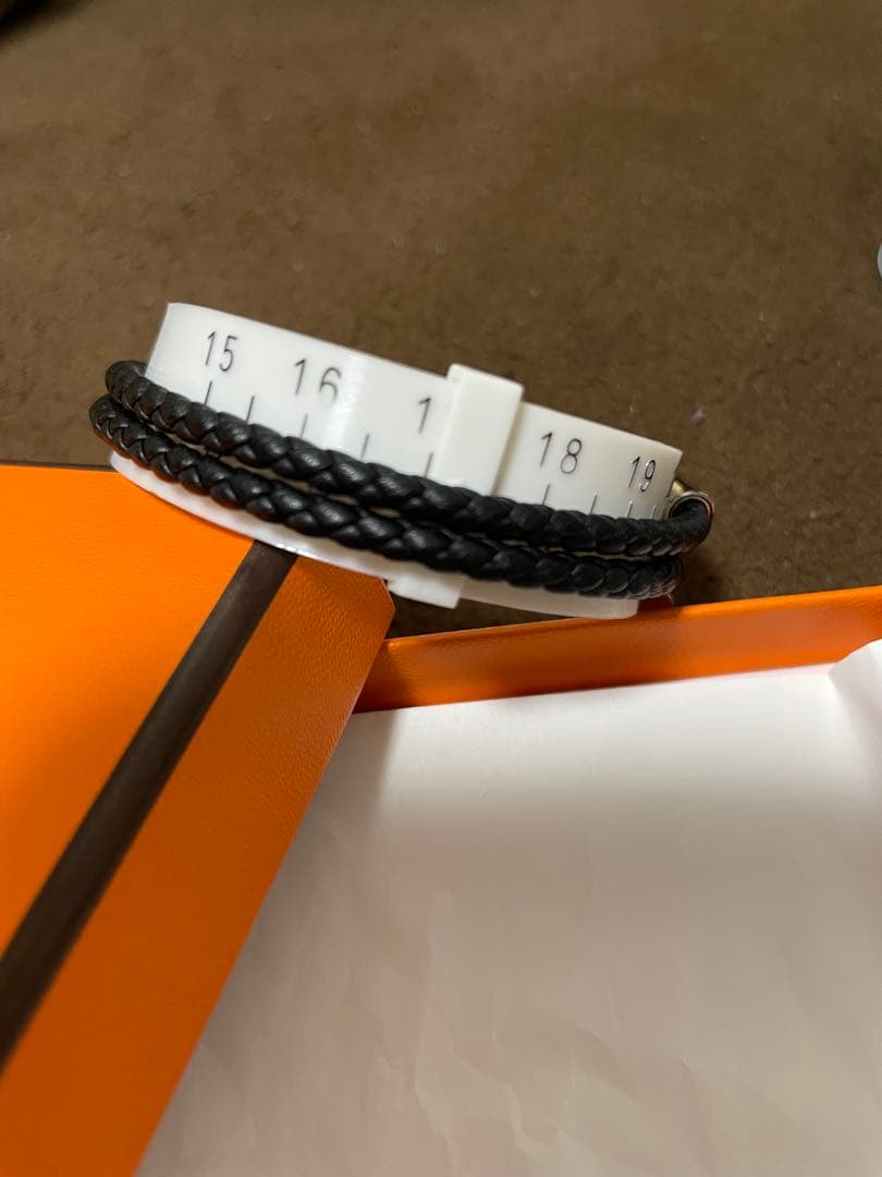 HERMES ブラックレザー ブレスレット