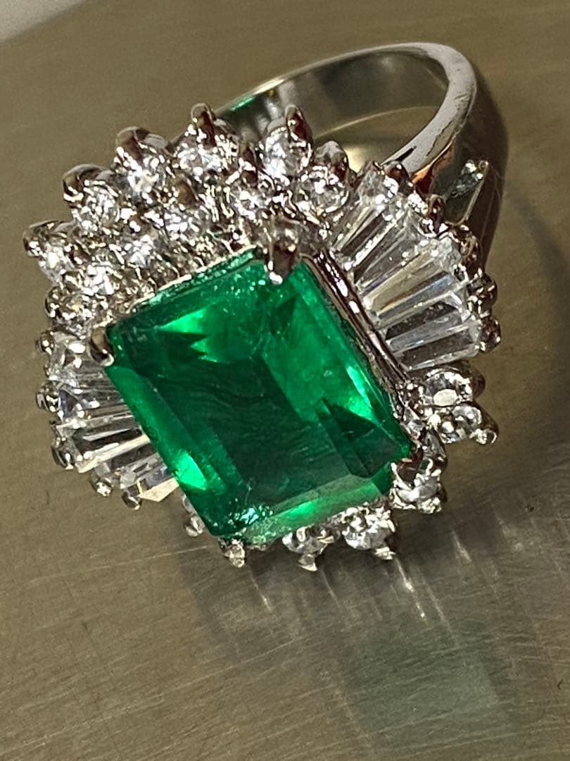 エメラルドカット エメラルド リング