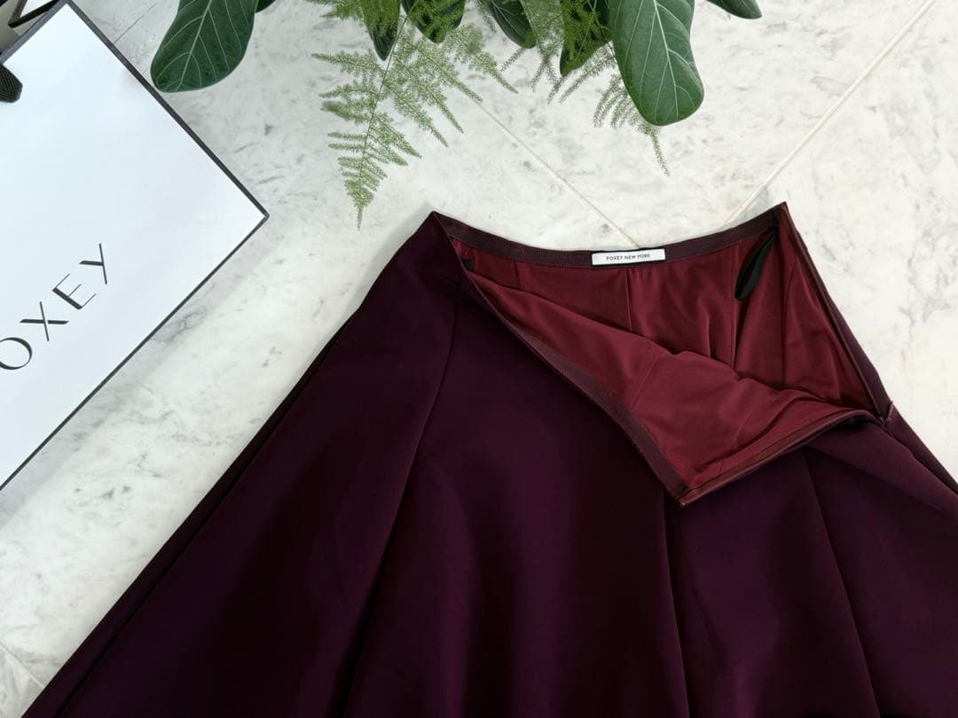 未使用級❣️FOXEY/フォクシーニューヨーク スカート 38 バーガンディ