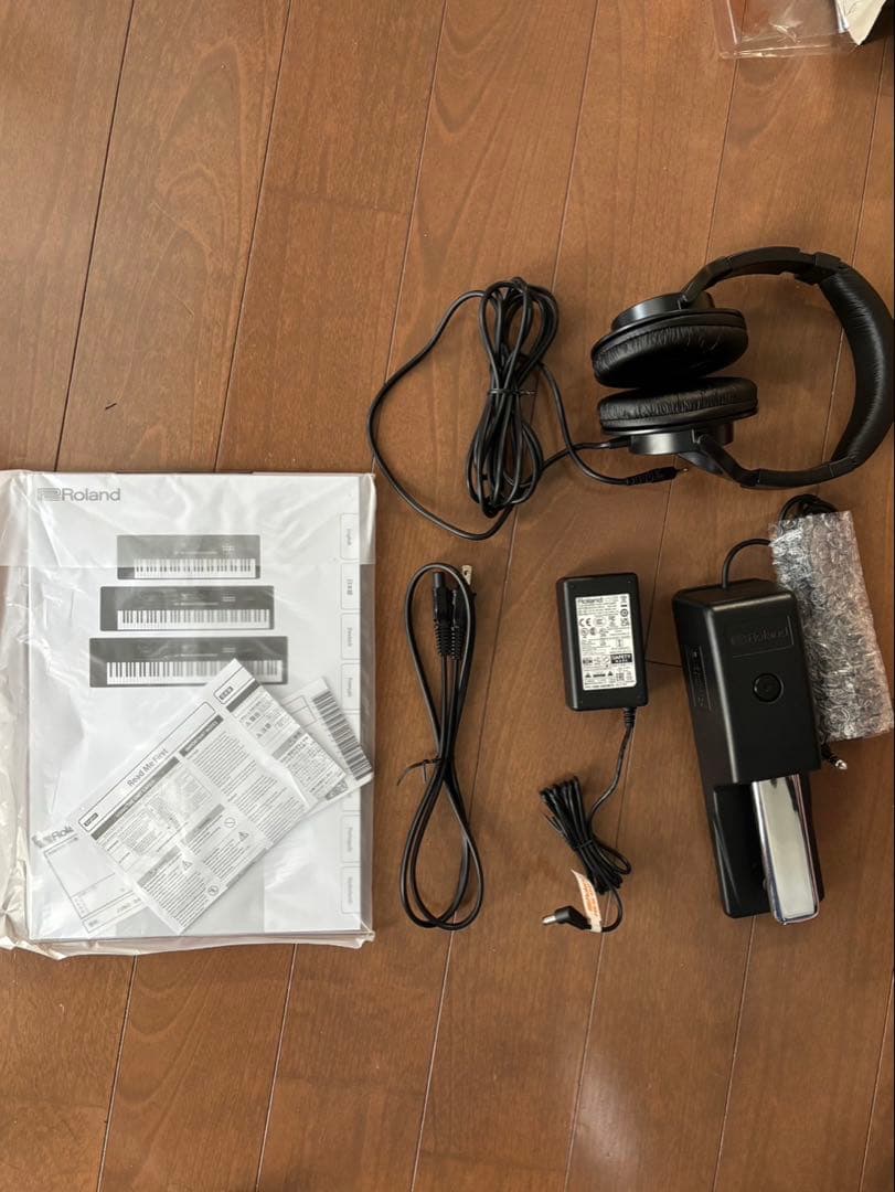 Roland JUNO-D6 ペダル・ヘッドホン・背負えるケース付き