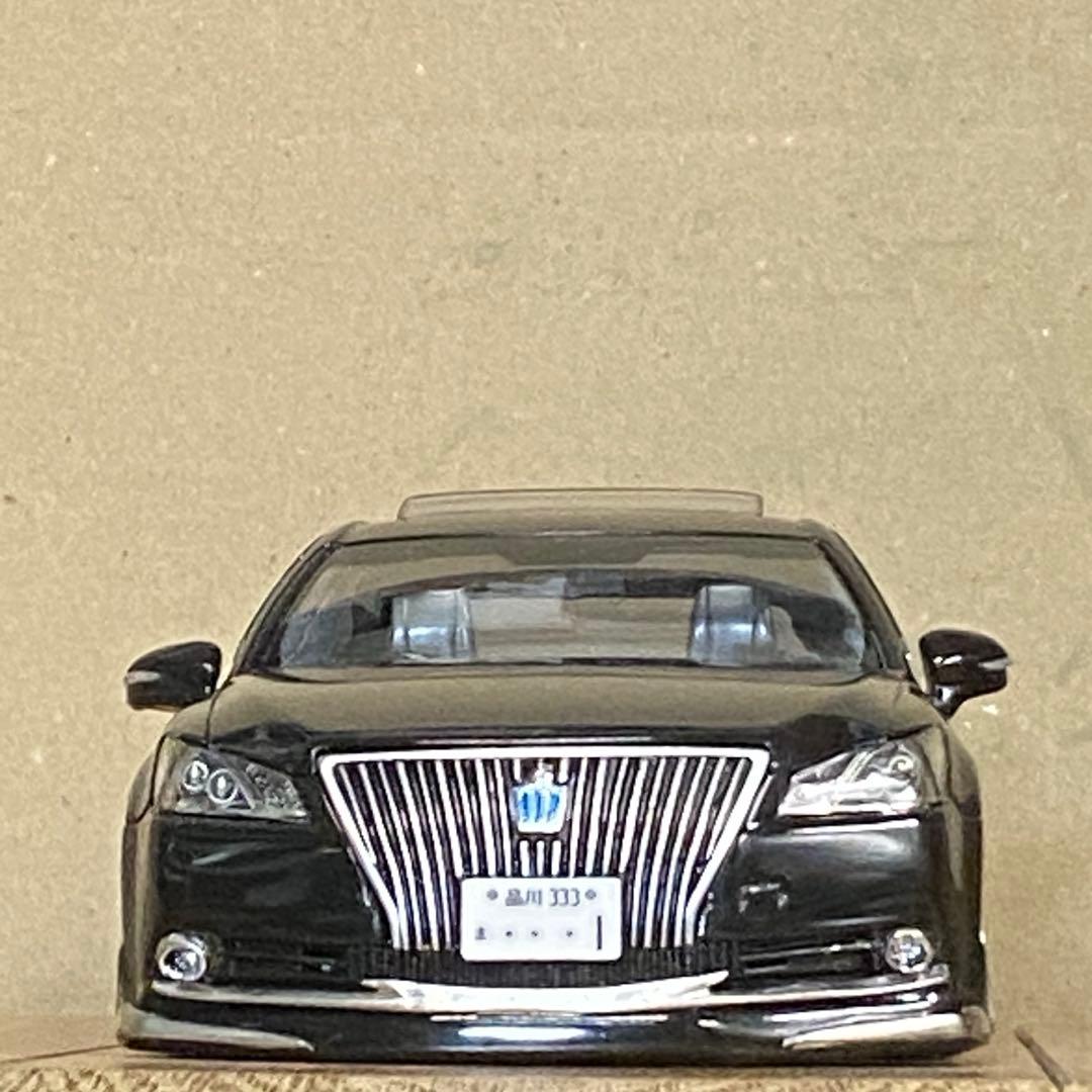 プラモデル完成品　 アオシマ 1/24 クラウンロイヤル　 21マジェスタ化