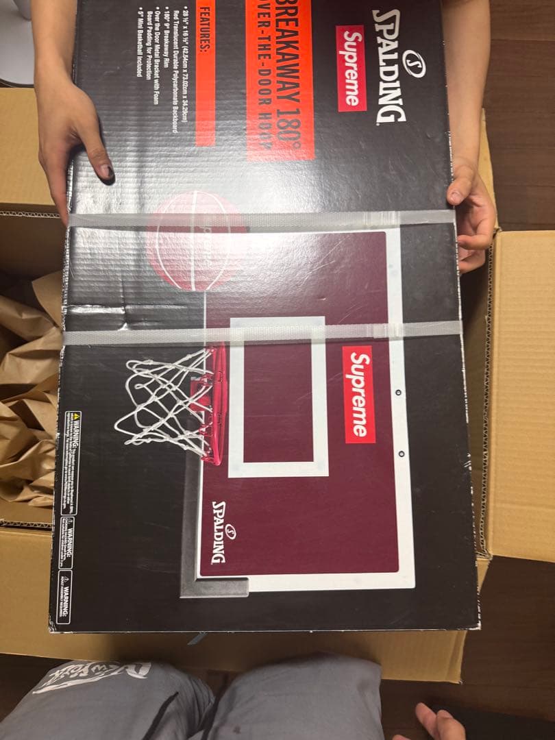 ミニカー Supreme x Spalding Mini Basketball Hoop