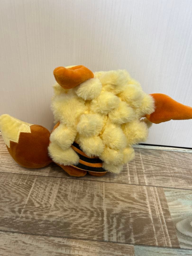 沖縄限定　ウィンディポンチョのイーブイ（スマイル）　ぬいぐるみ　ポケモンセンター