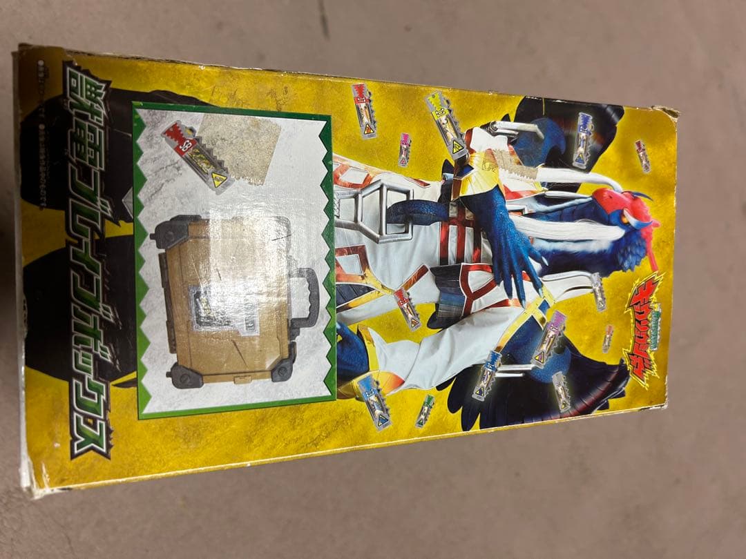 キョウリュウジンダークバージョン&ボックス&獣電池