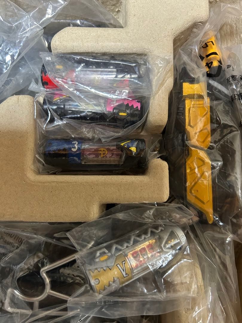 キョウリュウジンダークバージョン&ボックス&獣電池