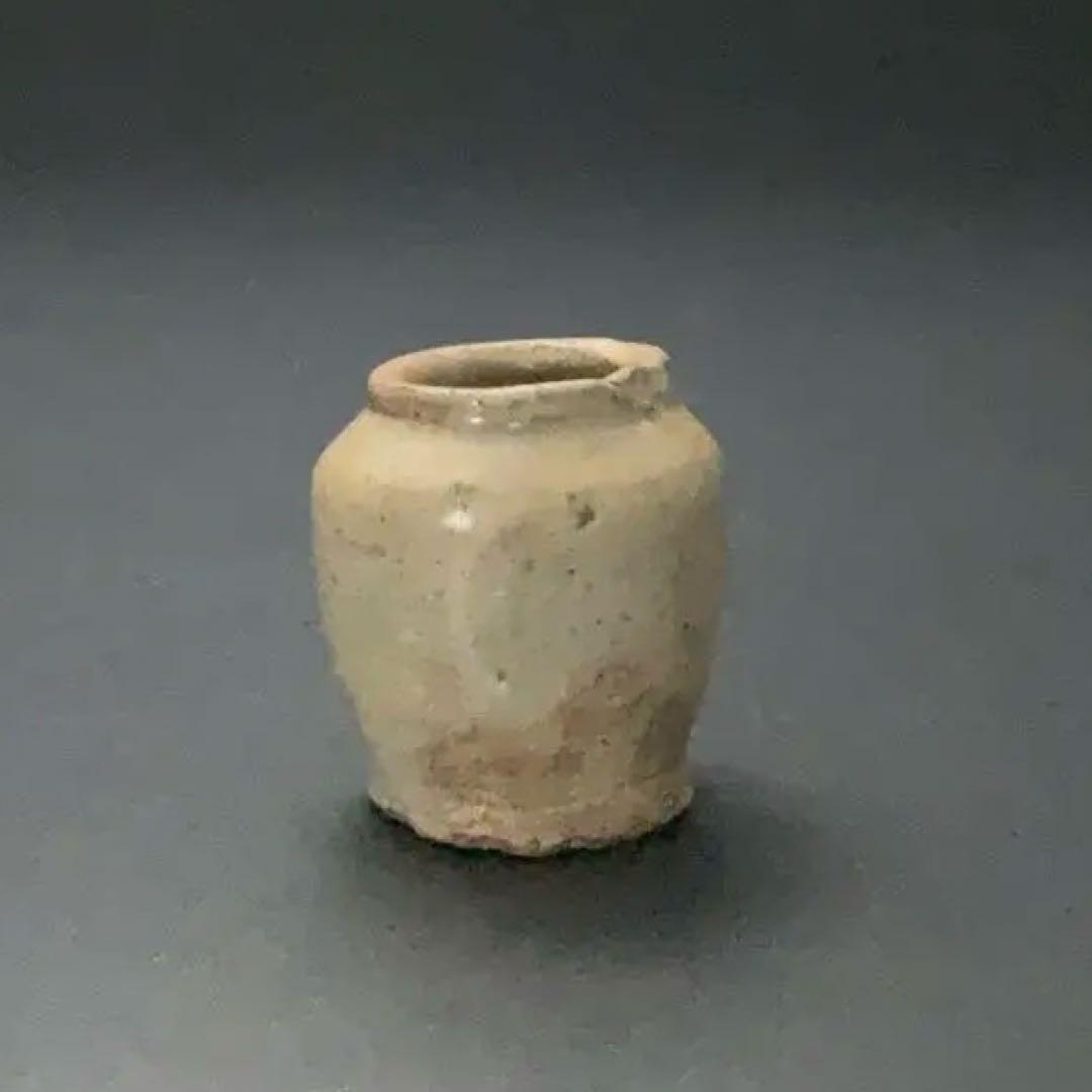高麗青磁　米色青磁小壺　韓国　骨董　R1399ダM