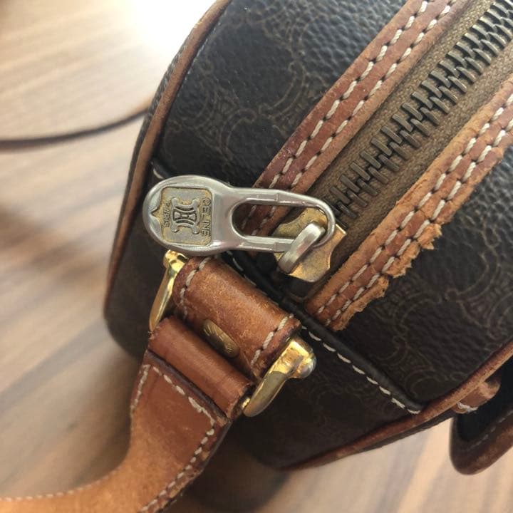 セリーヌ ショルダーバッグ　クロスボディ