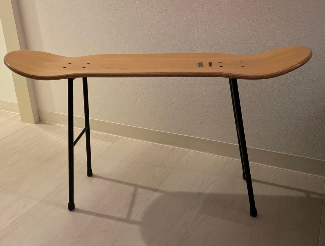 【週末値下】天童木工 x サスクワッチファブリックス　スケボーデッキ (脚付)