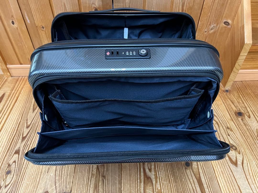 キャリーケース（機内持ち込み）28L・TSAロック・ワールドトラベラー