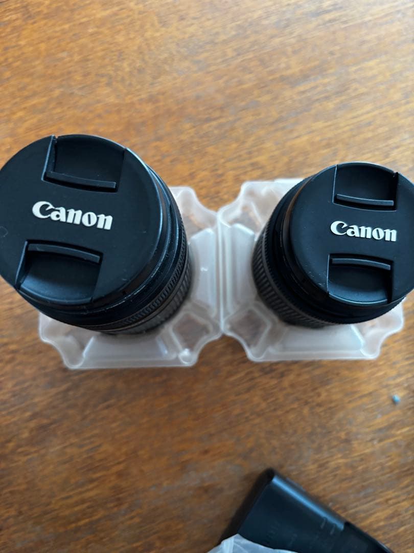 キヤノン　Canon EOS Kiss X7 ダブルズームキット　一眼レフカメラ