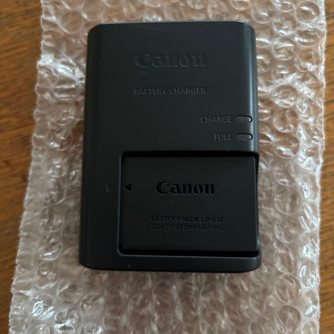 キヤノン　Canon EOS Kiss X7 ダブルズームキット　一眼レフカメラ