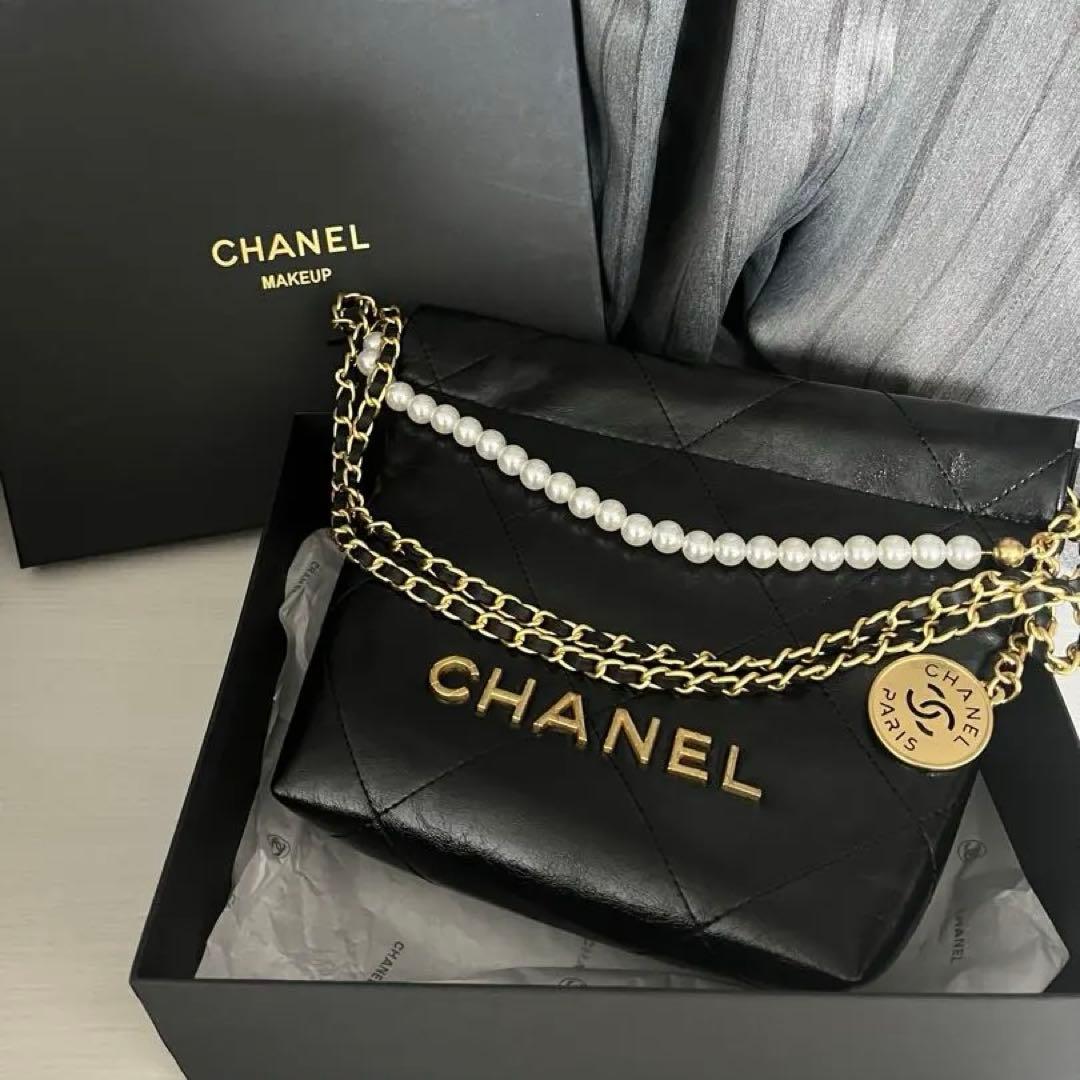 CHANEL ノベルティ チェーンバッグ パール ポーチ付き