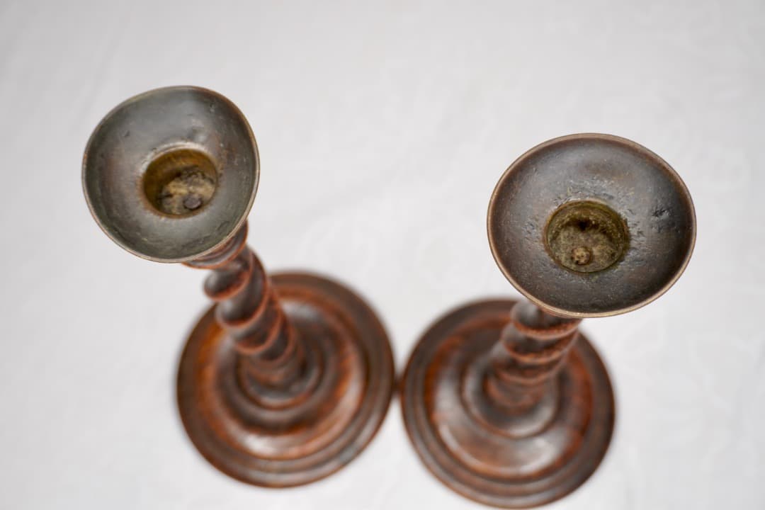 イギリス アンティーク 木製キャンドルホルダー 2個セット②