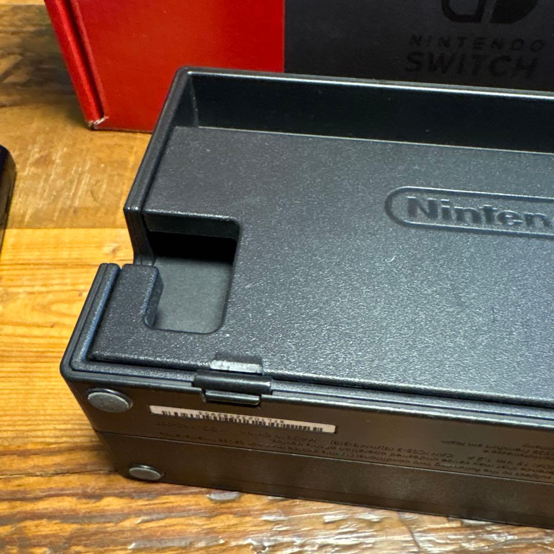 Nintendo Switch 本体 + Joy-Con 4個