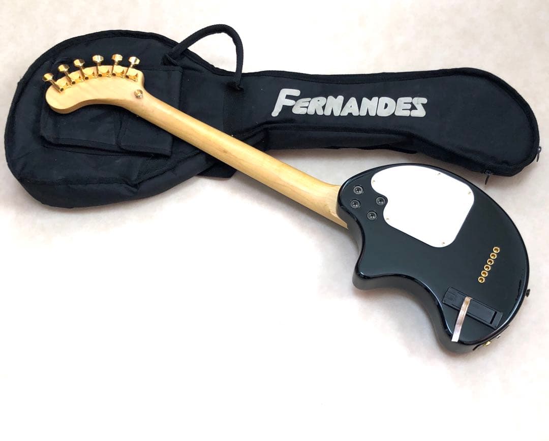 【超美品】ZO-3C ブラック アンプ内蔵ミニギター 専用ケース付き！！