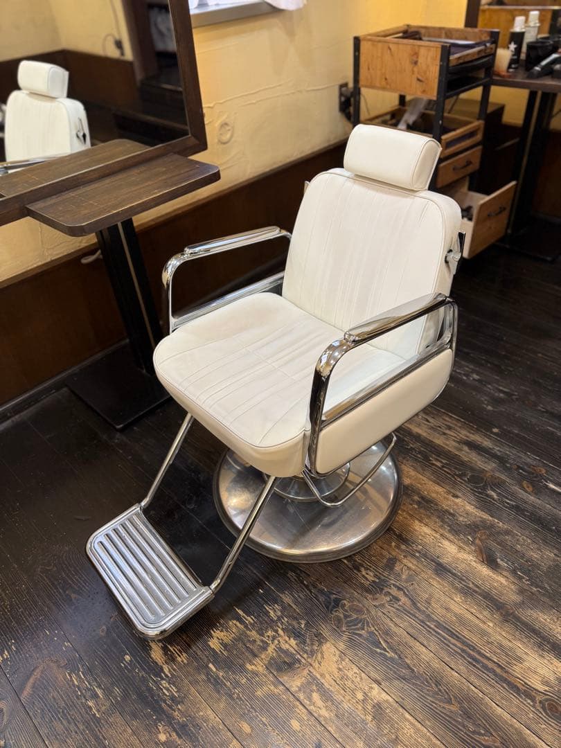 【多目的・プロ仕様】タカラベルモント リクライニングチェア 美容室 枕付 白