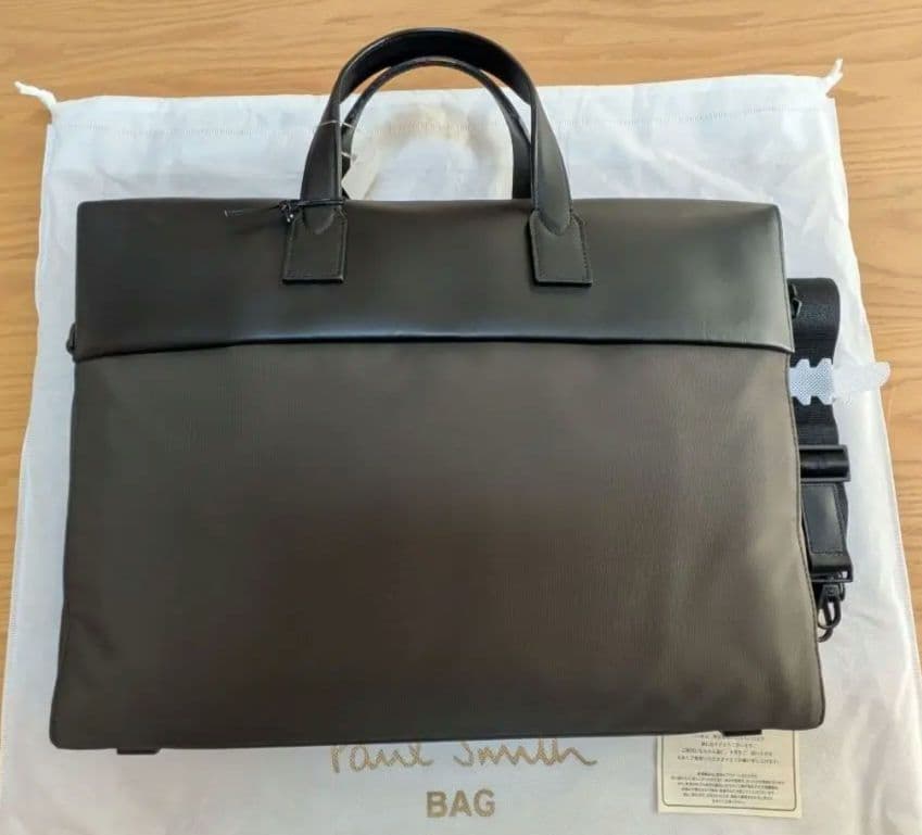 送料込【新品未使用】グレー　ポールスミスビジネスカジュアル２WAYレザー バッグ