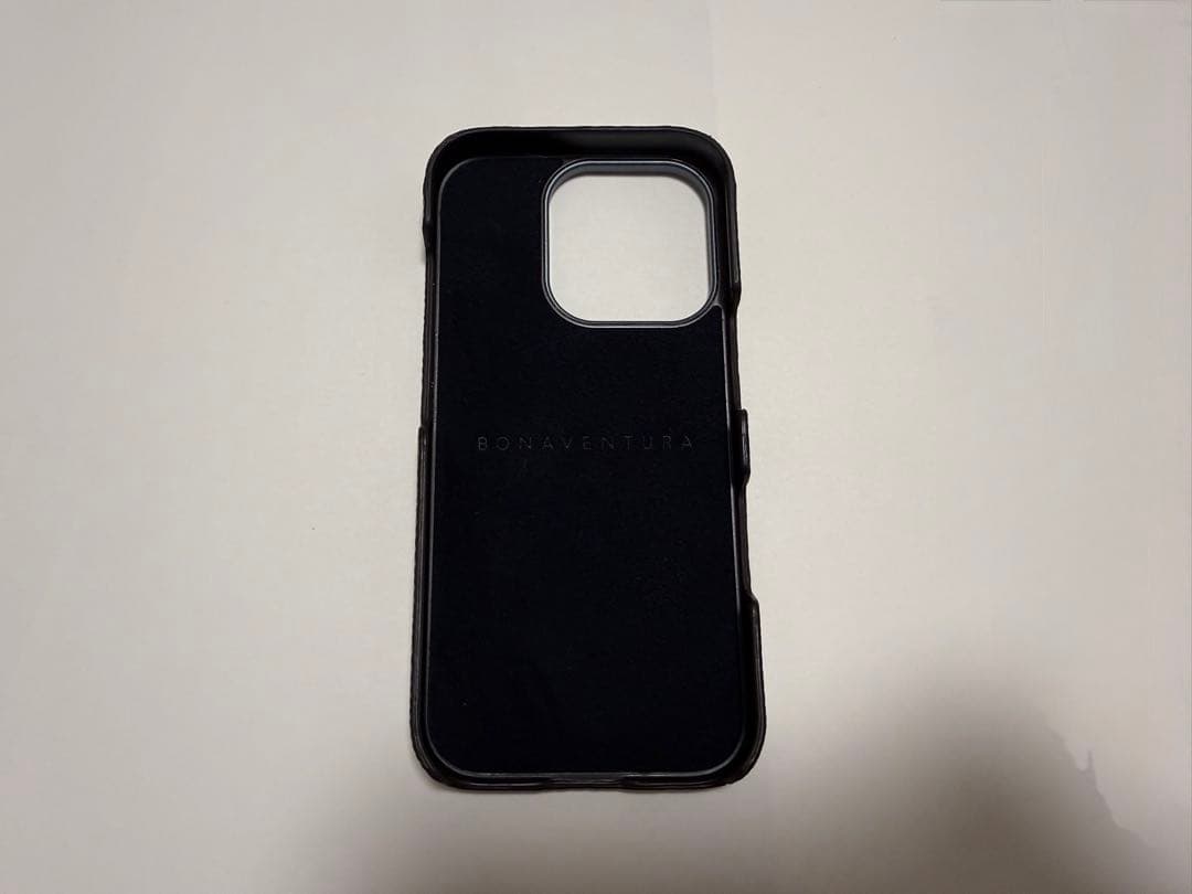 ボナベンチュラ ベージュレザー iPhone16pro ケース