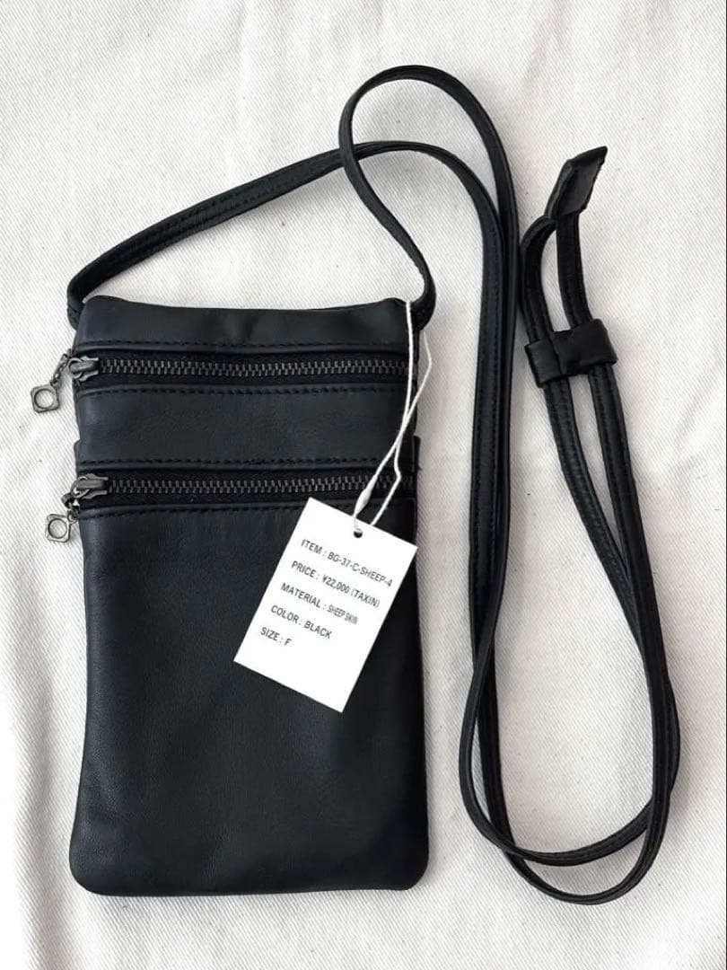 新品未使用 タグ付きCCU レザーバッグ ポーチ ブラック