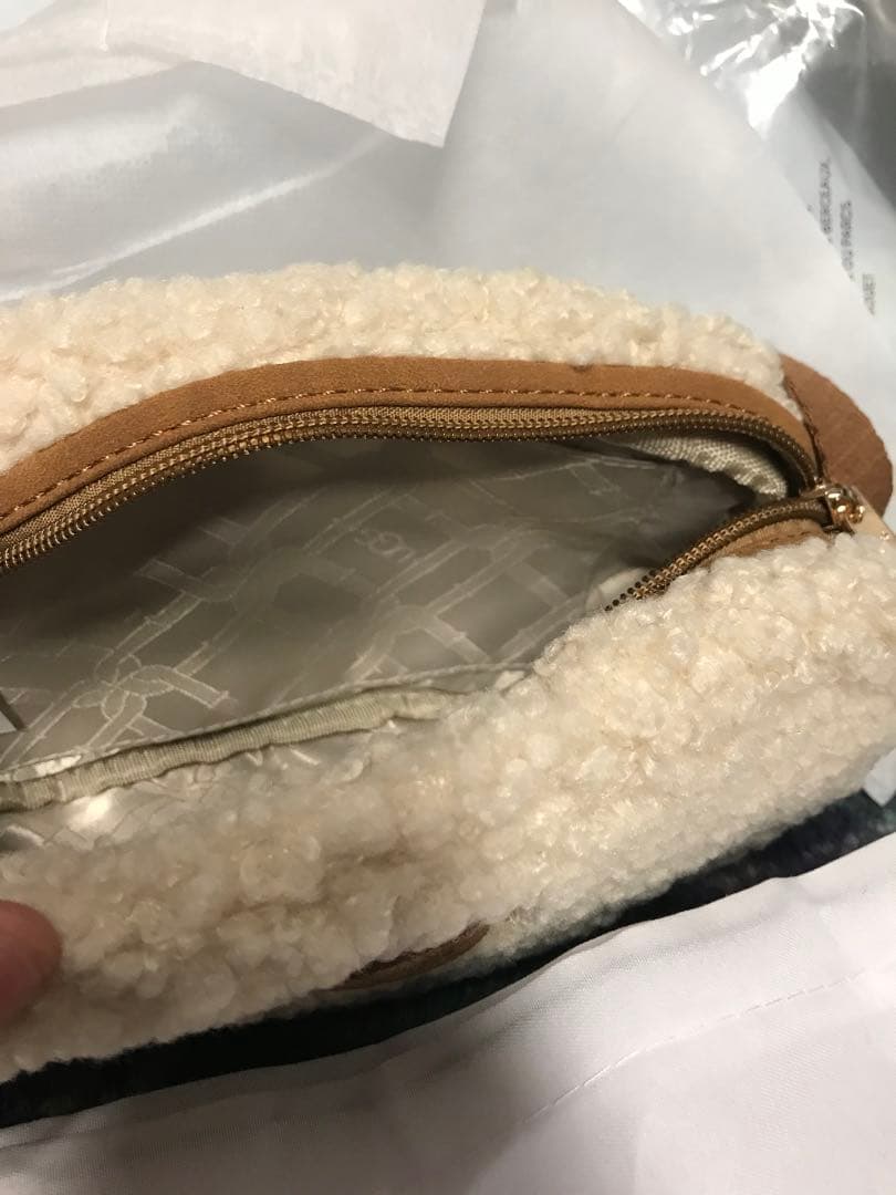 最終セールuggムートンショルダーバッグ