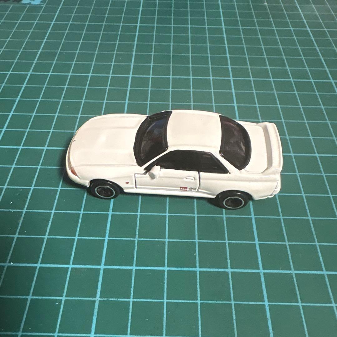 トミカ スカイライン GT-R (R32) ホワイト 40周年記念