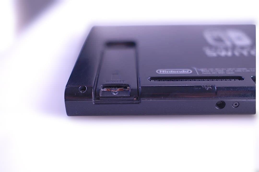 Nintendo Switchバッテリー強化版本体グリーン/レッド送料込匿名配送