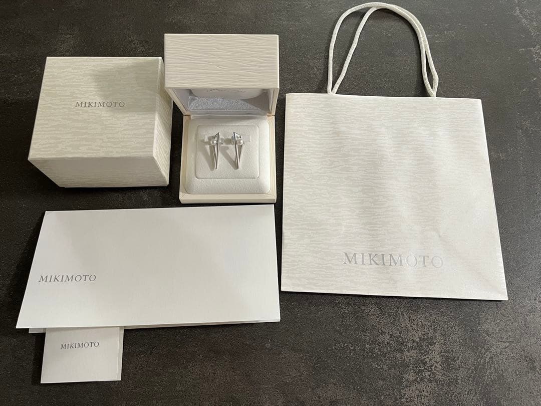 ミキモト　vコードピアス　試着のみ