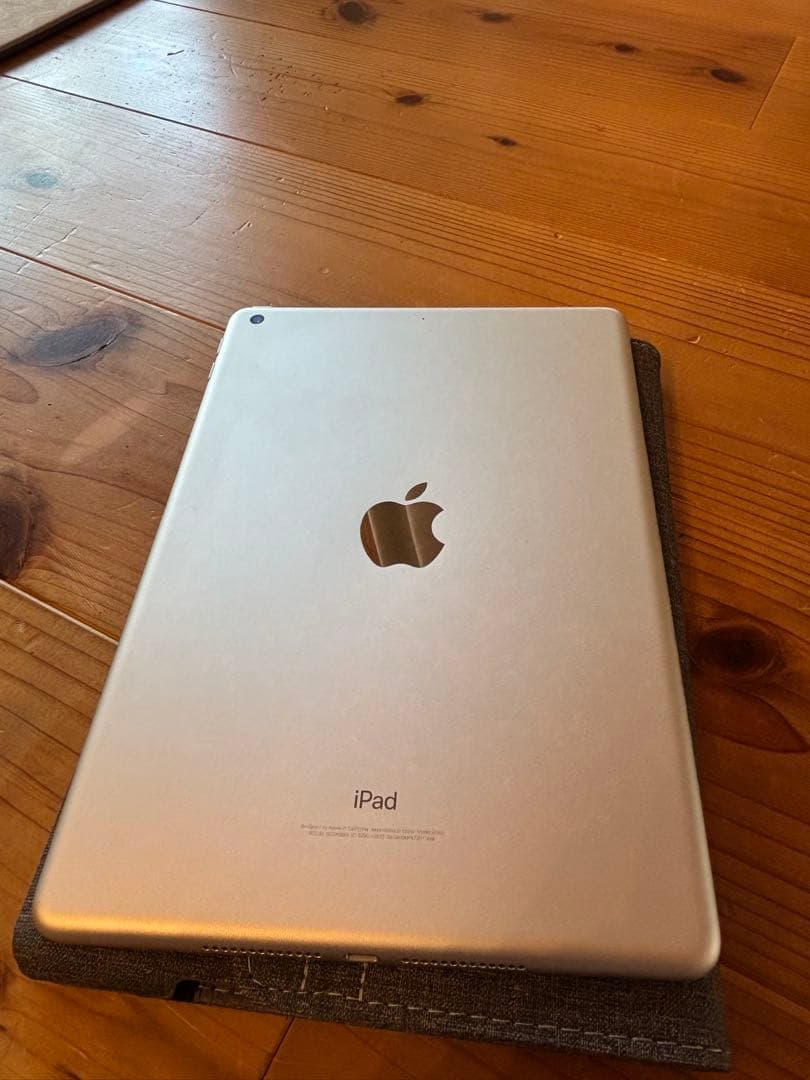 【良品】　iPad 第6世代　32G Wi-Fi モデル(ケース付き)