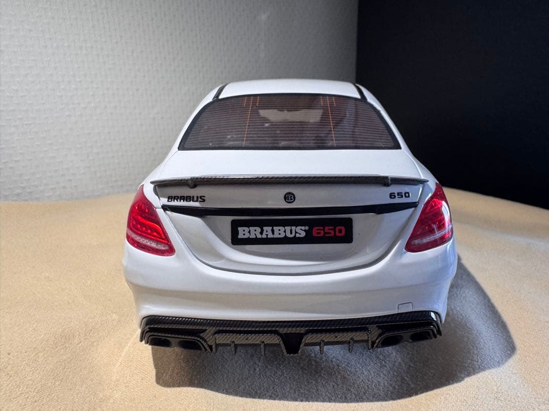 BRABUS 650 Cクラス ミニカー 1/18ホワイト