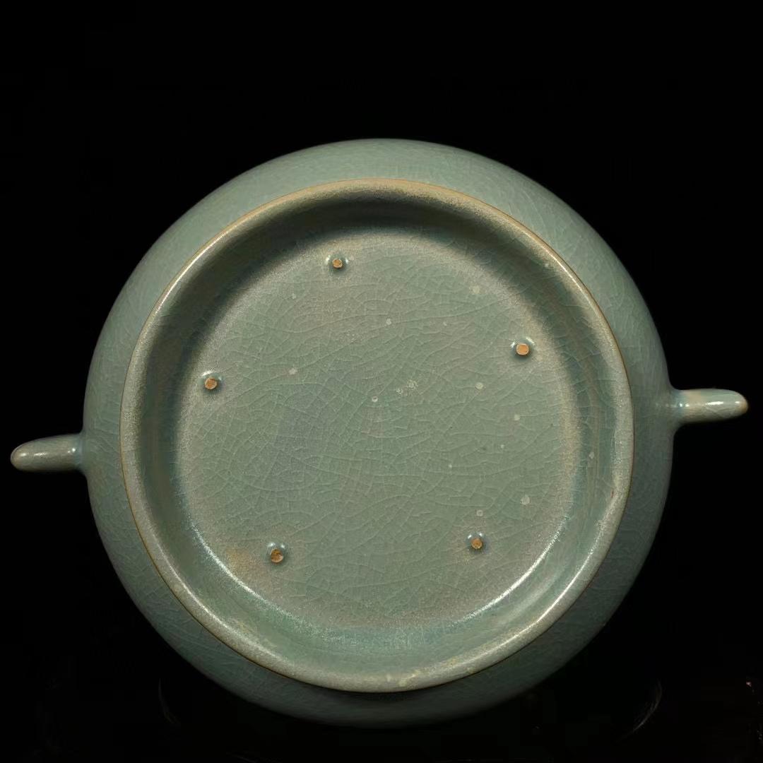 中国古美術・旧蔵の磁器・双龍耳香炉・8.5x16cm・置物・茶道具・書道・文房具