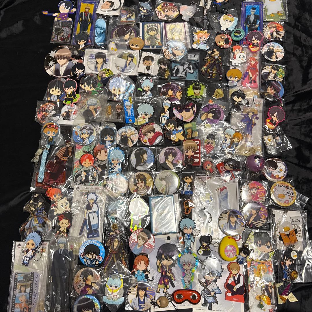 銀魂　缶バッジ　ラバーストラップ　アクリルスタンド等　約130大量まとめ売り
