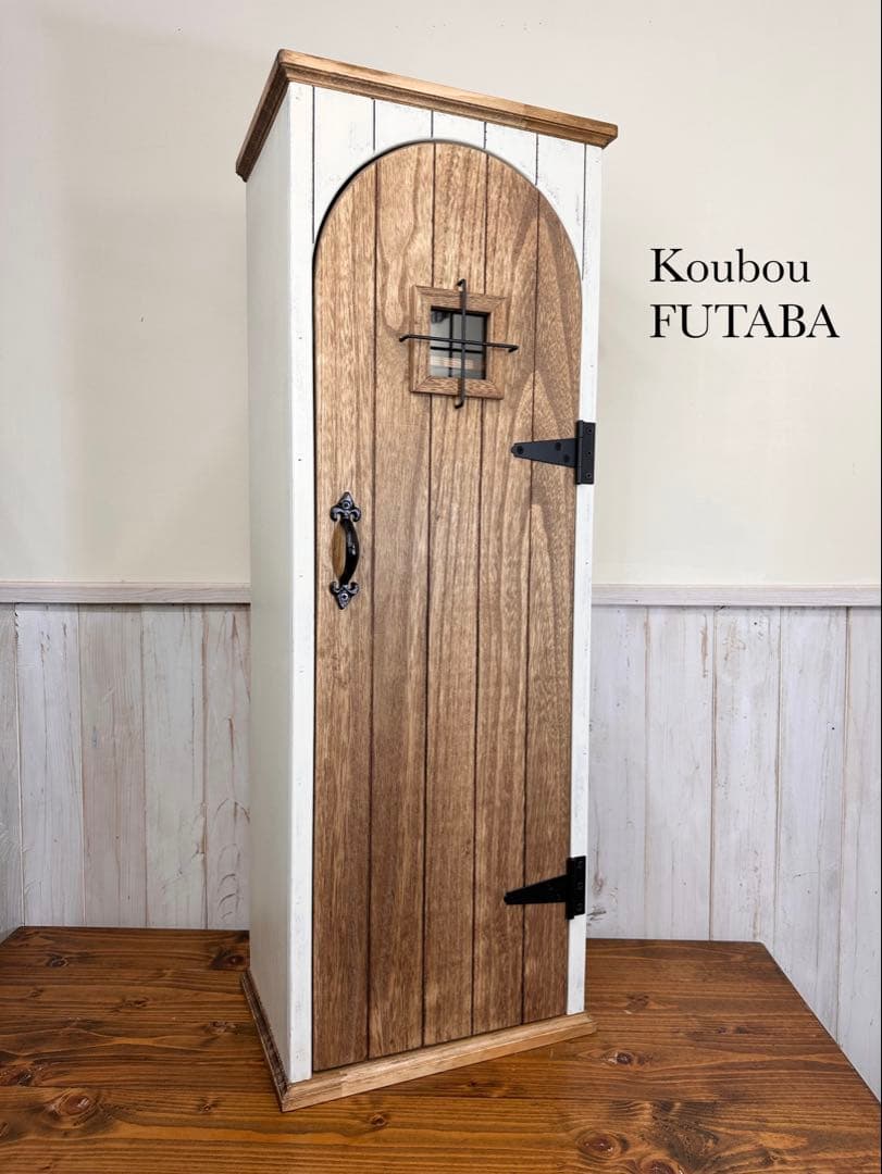 ち*そ様 【1点のみ、補修ありのためお値引き】アンティークの扉のようなキャビネッ