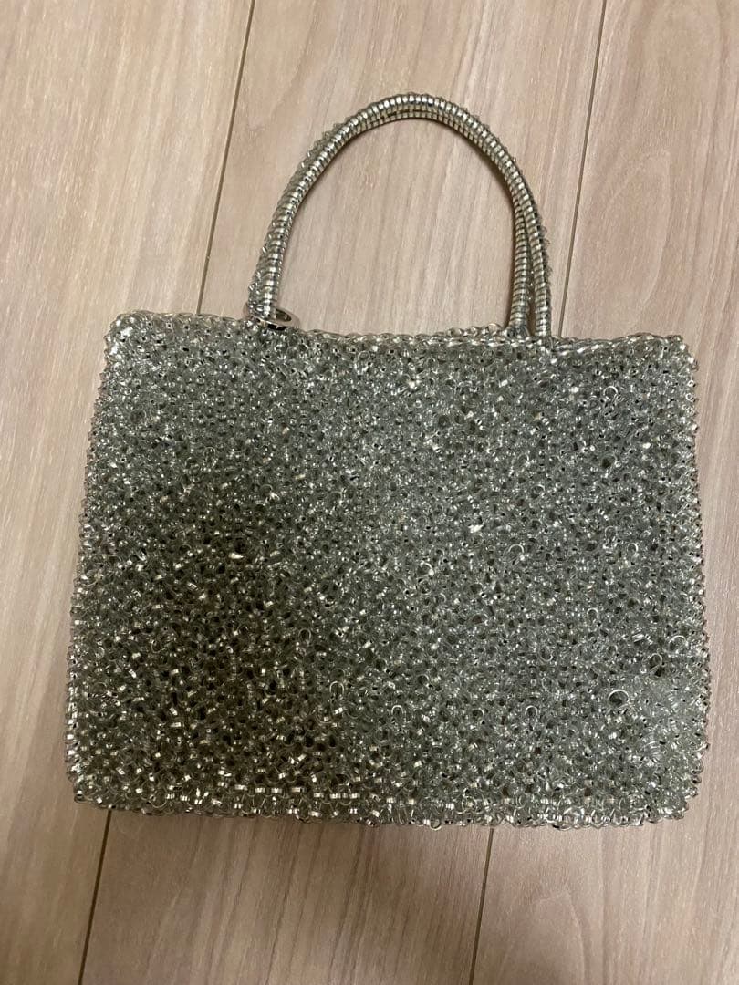 くるりん　アンテプリマ　シルバー バッグ