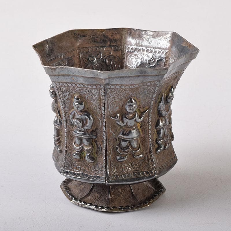 中国　唐物　人物刻　銀酒杯　爵　重さ約68ｇ　V　R8504