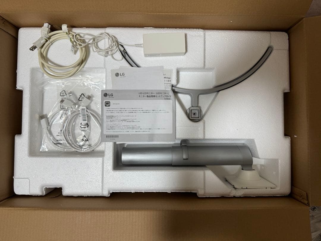 LG 32UN-650W モニター 4K IPS 31.5インチ