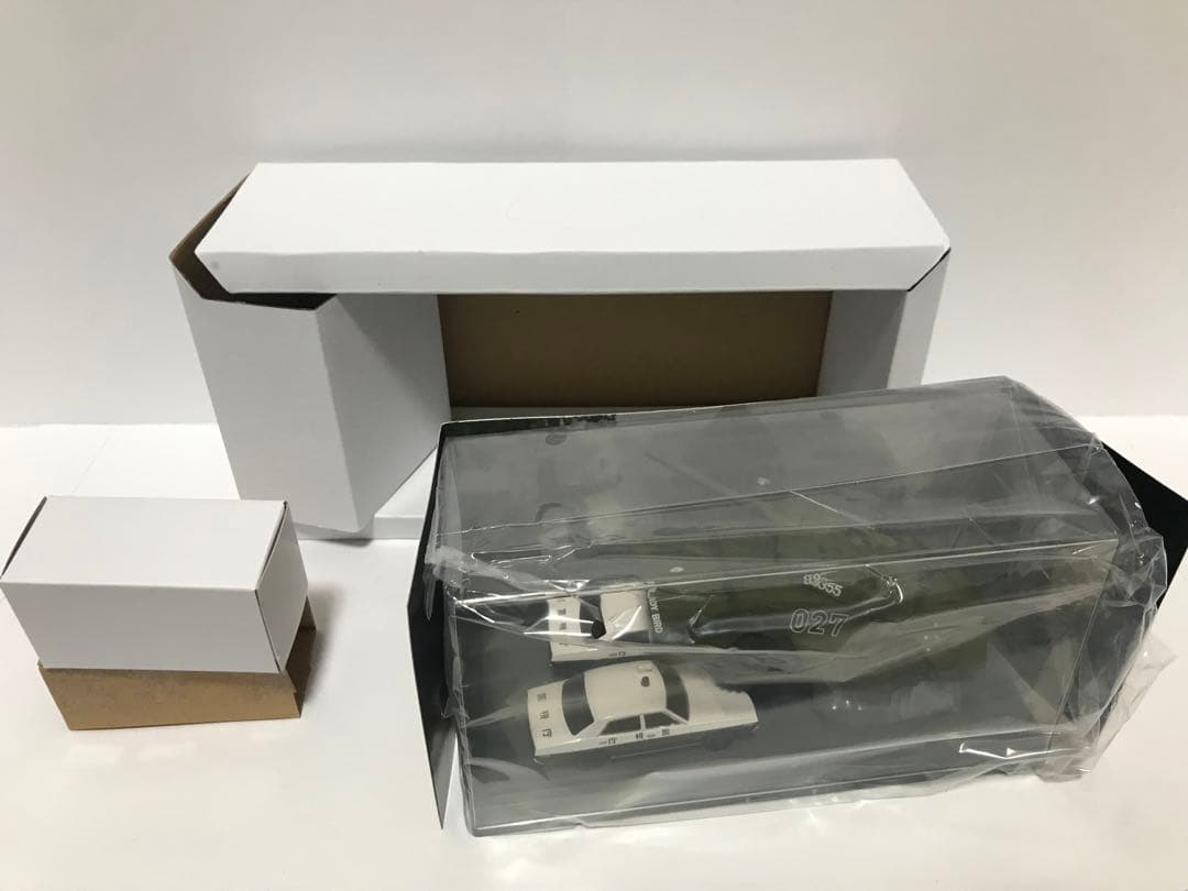 トミカリミテッドヴィンテージ 西部警察 多目的装甲車 LADY BIRD