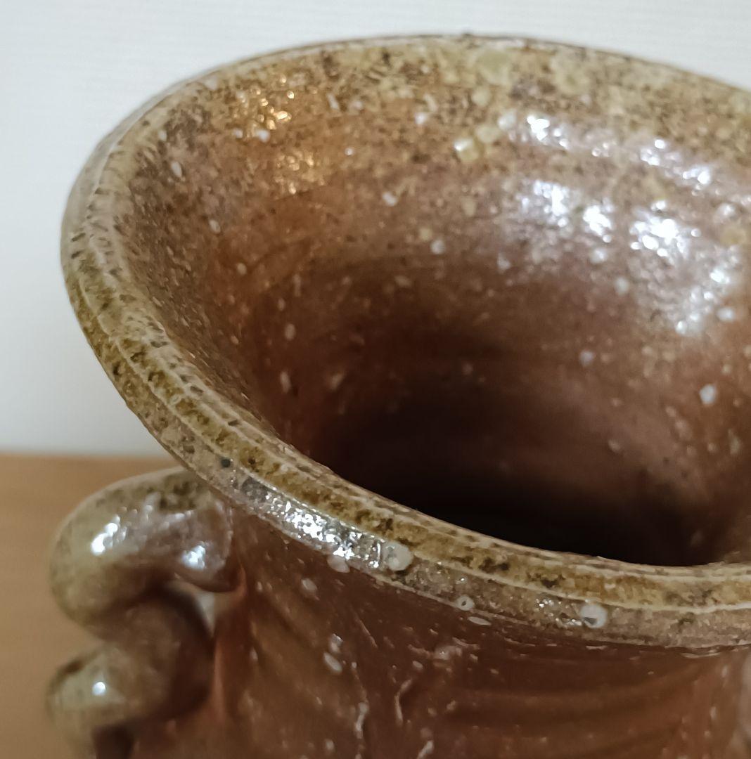 四代 高橋楽斎作 信楽耳付花入　共箱共布栞付　楽斎 高橋光夫