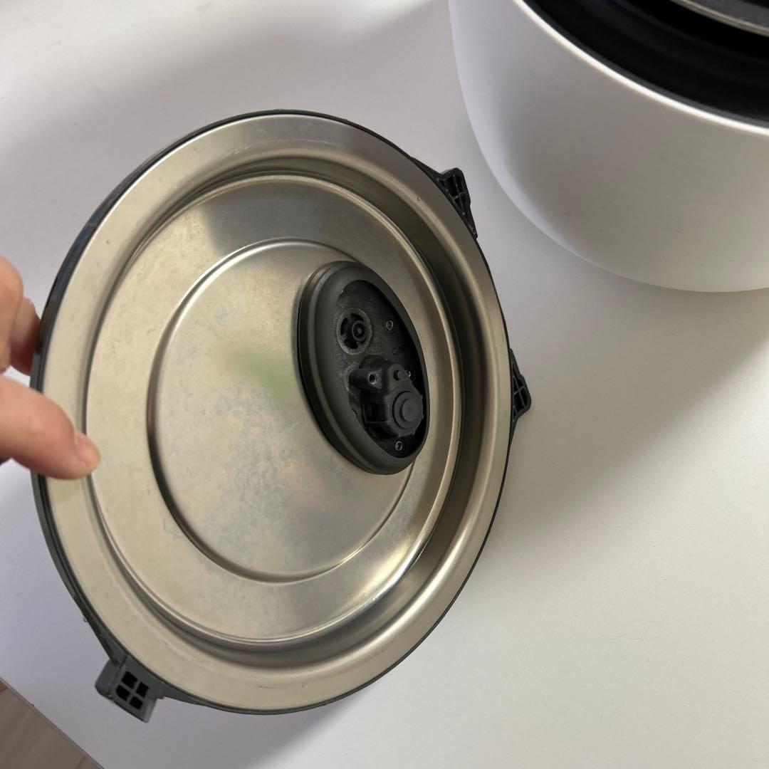 【中古】パナソニック　圧力IH炊飯ジャー　2022年製　家電　SR-NB10E2