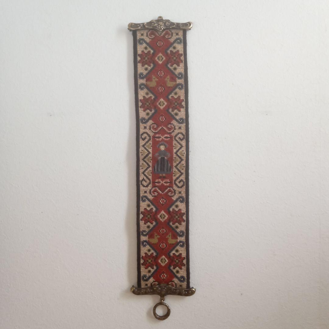 エルフ・モール　トゥヴィスト刺しゅうのタペストリー2枚