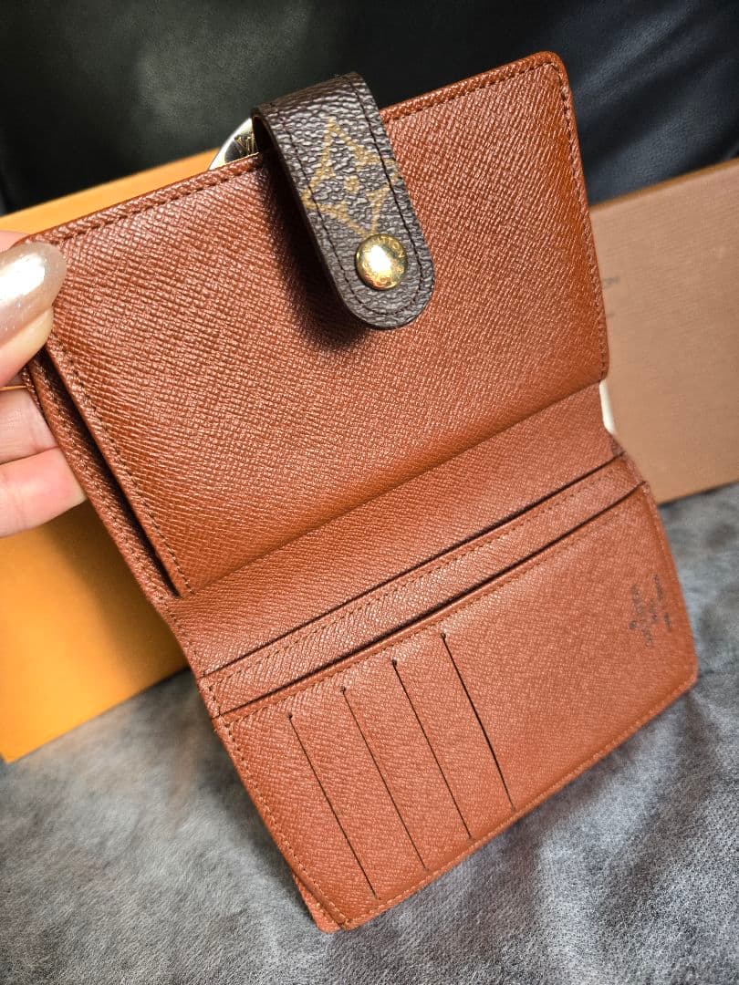 LOUIS VUITTON ルイヴィトン がま口 二つ折り財布